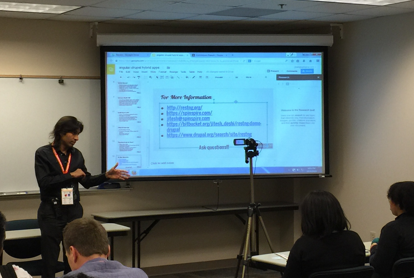 Jitesh Doshi presenting Angular-Drupal Hybrid apps